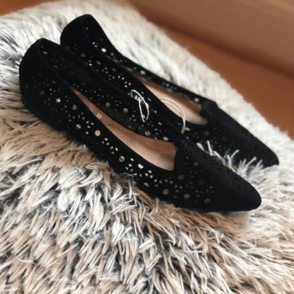 Laser-Cut Eyelet Pointed Toe Flat